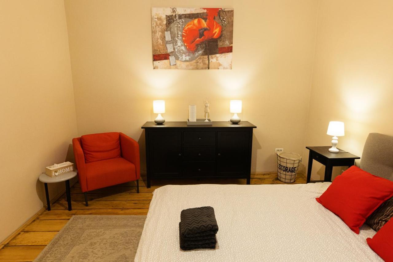Chic Apartment In Historical City Center Тімішоара Екстер'єр фото
