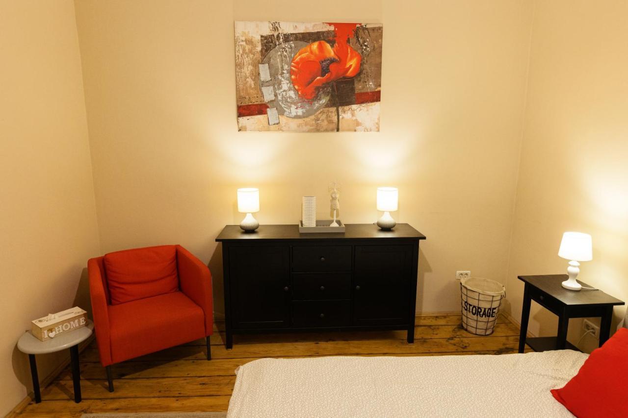 Chic Apartment In Historical City Center Тімішоара Екстер'єр фото