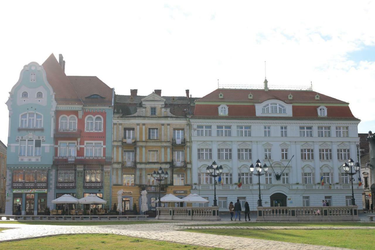 Chic Apartment In Historical City Center Тімішоара Екстер'єр фото